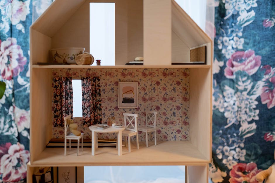 1:12 ölçekte perde ve halı yapan kişinin çalışma masası, ayrıntılı kare