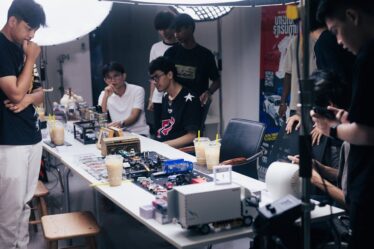 Minyatür İç Mekan Tekstilleri: 1:12 Perde ve Halı Yapımı