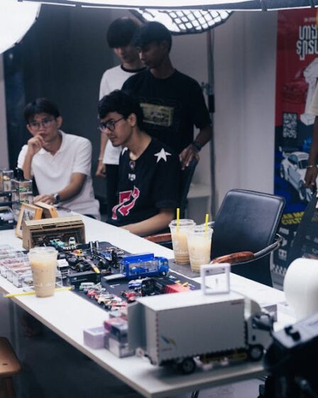 Minyatür İç Mekan Tekstilleri: 1:12 Perde ve Halı Yapımı