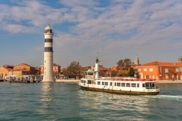 Yansıtıcı Koleksiyon Fotoğrafı: Polarizasyon, Işık Çadırı ve RAW İpuçları