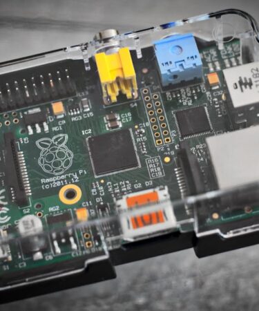 Raspberry Pi sera: Apartman Balkonları Otomatik Mikro Sera