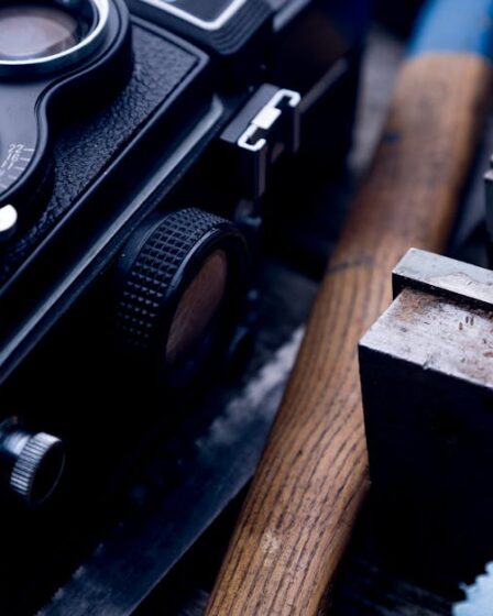 Antika Fotoğraf Makinesi Restorasyonu: Evde Değer Koruma