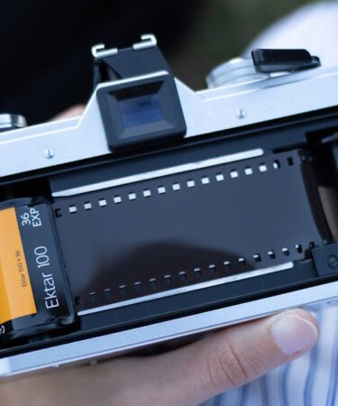 Evde Film Tarama: DSLR ve Telefonla Yüksek Kalite Rehberi