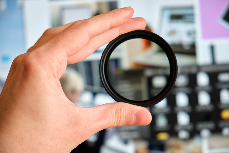 Evde fotoğraf filtreleri yapımı için malzemeler ve montaj aşamalarını gösteren fotoğraf