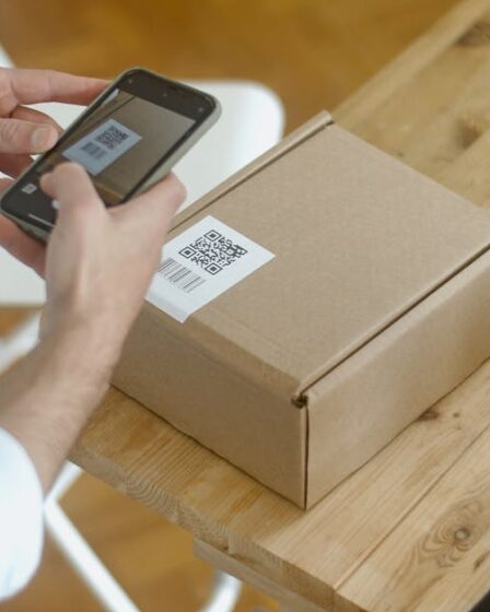 Hobi Atölyesi Envanter: QR Etiketli Modüler Raf Sistemi