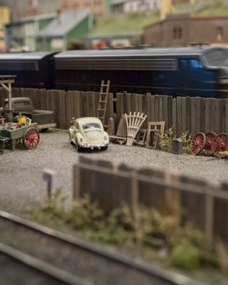 Manyetik Diorama Sistemi: Değiştirilebilir ve Taşınabilir Paneller
