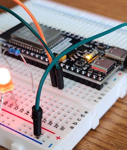 ESP32 sergileme vitrini: Nem, UV ve CRI Kontrollü Rehber