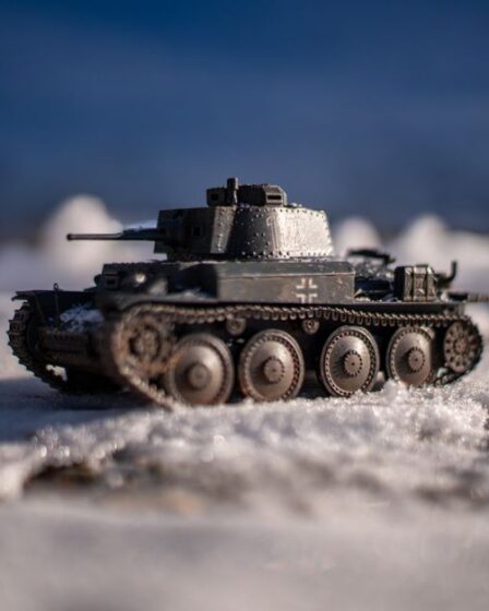 Gerçekçi Kar Efekti: Maket ve Diorama Rehberi